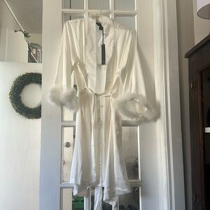Brand new with tags, House of Harlow fur trim satin robe, size L white